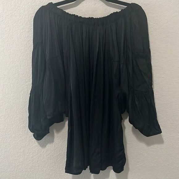 SOFIA Italian Womens Top Black Satin Off-Shoulder Batwing Sleeves, Size M/L - Picture 6 of 6